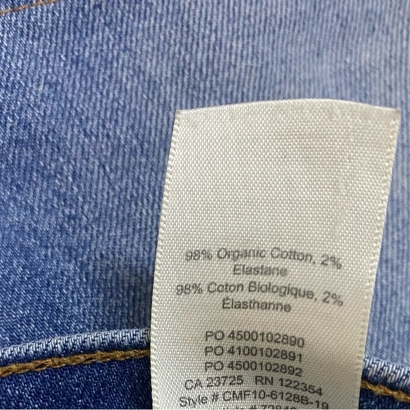 Aritiza Denim Forum - The Yoko Bermuda short - Picture 9 of 11